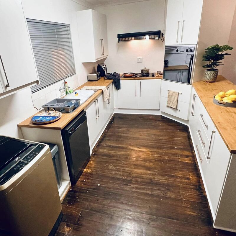 All appliances in kitchen